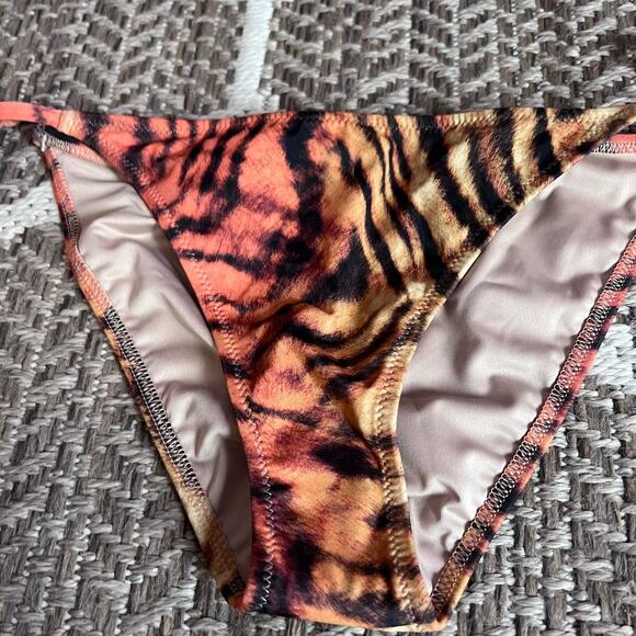 Shade & Shore tiger bikini bottoms SZ S - Picture 2 of 4